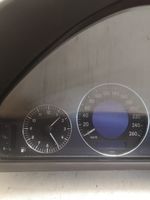 Mercedes-Benz CLK A209 C209 Tachimetro (quadro strumenti) 2095404311