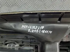 Mercedes-Benz E W210 Tableau de bord 2106000687