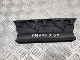 Mazda 2 Dysze / Kratki nawiewu deski rozdzielczej D37464930