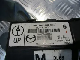 Mazda 2 Boîte à fusibles DL44-67560-C