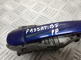 Volkswagen PASSAT B5 Support poignée extérieur de porte avant 