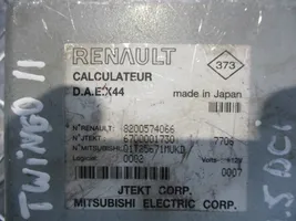 Renault Twingo II Vairo stiprintuvo valdymo blokas 8200574066