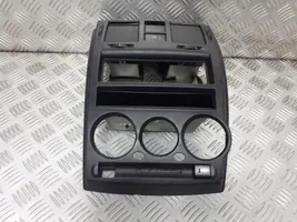 Hyundai Getz Radion/GPS-laitteen pääyksikön kehys U00606-3800