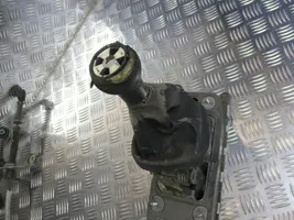 Volkswagen Touran I Gear selector/shifter in gearbox 