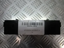 Hyundai Accent Set scatola dei fusibili 95400-1E300