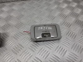 Mitsubishi Pajero Pinin Consola de luz del techo MR330450