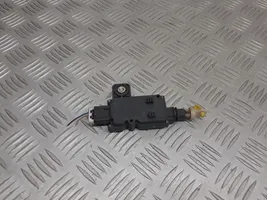 Nissan Primera Tavaratilan luukun hydrauliikkasarja 84680-9F500