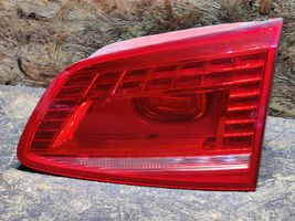 Volkswagen PASSAT B7 Lampy tylnej klapy bagażnika 3AF945308F