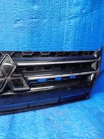 Mitsubishi Space Wagon Grille calandre supérieure de pare-chocs avant 7450B351