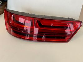 Audi Q7 4M Galinis žibintas dangtyje 4M0945093D