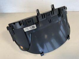 Mercedes-Benz GLA W156 Geschwindigkeitsmesser Cockpit A1569001803