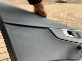 Audi A4 S4 B9 Rivestimento del pannello della portiera posteriore 8W0867487