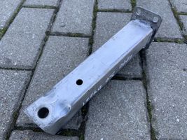 Audi Q7 4M Radiatoru paneļa turētājs (televizora) 4M0802037A