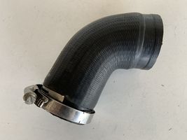 Audi Q3 8U Tube d'admission de tuyau de refroidisseur intermédiaire 5N0145833A