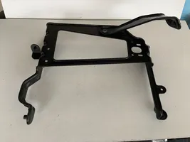 Audi Q7 4M Radiator mount bracket 4M0121261R