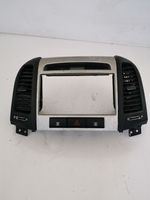 Hyundai Santa Fe Mascherina unità principale autoradio/GPS 945102B000