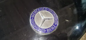 Mercedes-Benz C AMG W204 Couvercle, capot moteur 5802938001