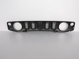 Suzuki Jimny Grille calandre supérieure de pare-chocs avant 7211178RO