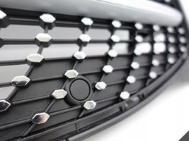 Mercedes-Benz CLA C118 X118 Grille calandre supérieure de pare-chocs avant A1188880000