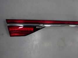 Audi A8 S8 D5 Lampy tylnej klapy bagażnika 4N0945095F