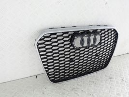 Audi RS6 C7 Grotelės viršutinės 4G0853653H