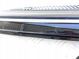 Volkswagen Golf VIII Grille calandre supérieure de pare-chocs avant 5H0853651N