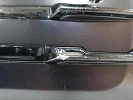 Audi Q7 4M Grille calandre supérieure de pare-chocs avant 4M0853651B