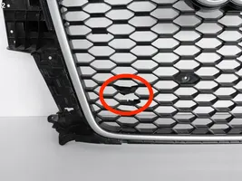 Audi Q3 8U Grille calandre supérieure de pare-chocs avant 8U0853651