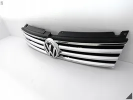 Volkswagen Touareg II Griglia superiore del radiatore paraurti anteriore 7P6853651J
