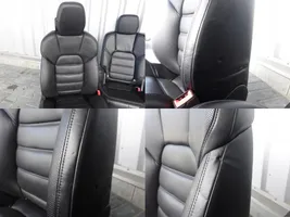 Porsche Cayenne (92A) Fotele / Kanapa / Komplet 