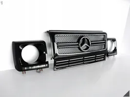 Mercedes-Benz G W463 Etupuskurin ylempi jäähdytinsäleikkö A4638840174