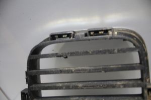 BMW 3 E36 Maskownica / Grill / Atrapa górna chłodnicy 51138122237