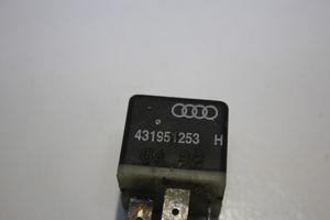 Audi A4 S4 B5 8D Muu rele 431951253H