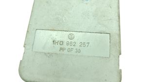 Volkswagen PASSAT B4 Vakuumpumpe Unterdruckpumpe Zentralverriegelung 1H0962257