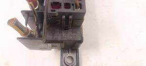 Volkswagen PASSAT B5 Module de fusibles 8L0941822