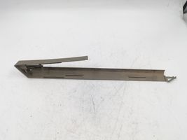 Audi Q7 4L Cache rail de siège conducteur avant 7L0881479