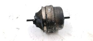 Volkswagen PASSAT B5 Supporto di montaggio del motore 8D0199379