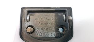 Volkswagen PASSAT B5 Verzurrhaken / Befestigungsbügel 8D9864203