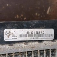 Volkswagen Bora Radiateur de refroidissement 1J0121253AD