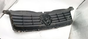 Volkswagen PASSAT B5 Etupuskurin ylempi jäähdytinsäleikkö 3B0853651L