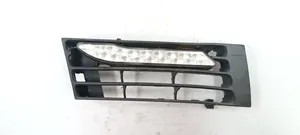 Audi A4 S4 B5 8D Grille inférieure de pare-chocs avant AD9901501