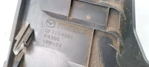 Mazda 2 Kojelaudan alempi verhoilu DF7164281