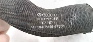 Audi A4 S4 B6 8E 8H Tubo flessibile del liquido di raffreddamento del motore 8E0121101K