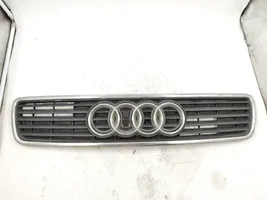 Audi A4 S4 B5 8D Grotelės priekinės 8D0853651D