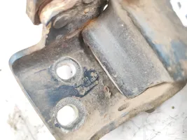 Audi 80 90 B3 Charnière inférieure de porte avant 893831411