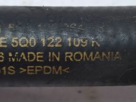 Skoda Octavia Mk3 (5E) Przewód / Wąż chłodnicy 5Q0122109K