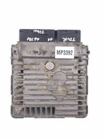 Volkswagen Touran II Calculateur moteur ECU 03L906023AR