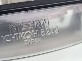 Nissan Murano Z52 Lampa oświetlenia tylnej tablicy rejestracyjnej I090037