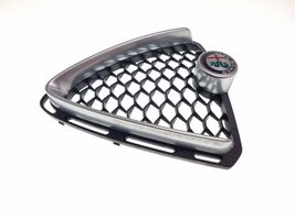 Alfa Romeo Stelvio Maskownica / Grill / Atrapa górna chłodnicy 156108638