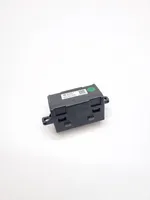 Chrysler Pacifica USB-pistokeliitin 68258810AA